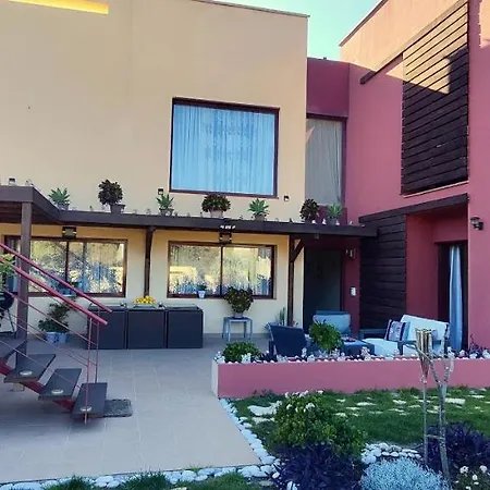 Gorgeous 3 Bedrooms In Natural Reserve Park! 에스테포나
