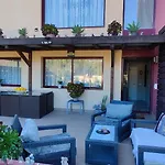 Πανσιόν Gorgeous 3 Bedrooms In Natural Reserve Park!