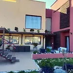 Gorgeous 3 Bedrooms In Natural Reserve Park! 埃斯特波纳