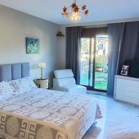 Gorgeous 3 Bedrooms In Natural Reserve Park! 4*