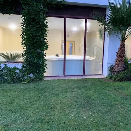 Guest house Gorgeous 3 Bedrooms In Natural Reserve Park! 4*