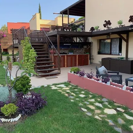 Guest house Gorgeous 3 Bedrooms In Natural Reserve Park!