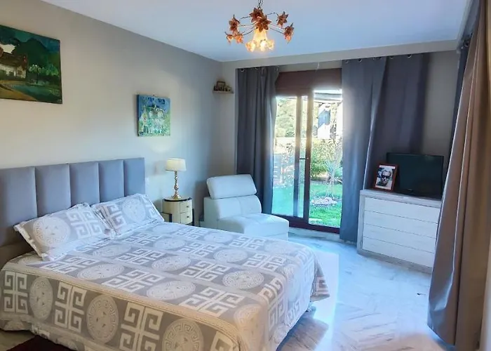 Gorgeous 3 Bedrooms In Natural Reserve Park! 4*