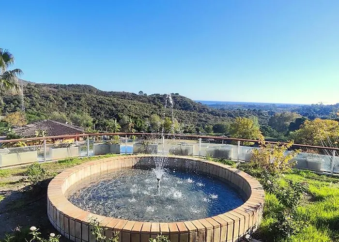 Gorgeous 3 Bedrooms In Natural Reserve Park! Guest house