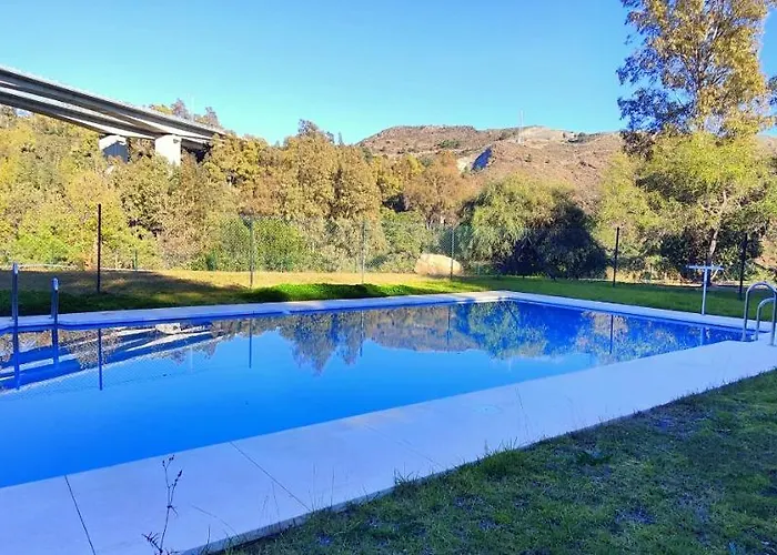 Gorgeous 3 Bedrooms In Natural Reserve Park! 4*