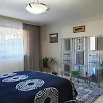 Gorgeous 3 Bedrooms In Natural Reserve Park! 4*